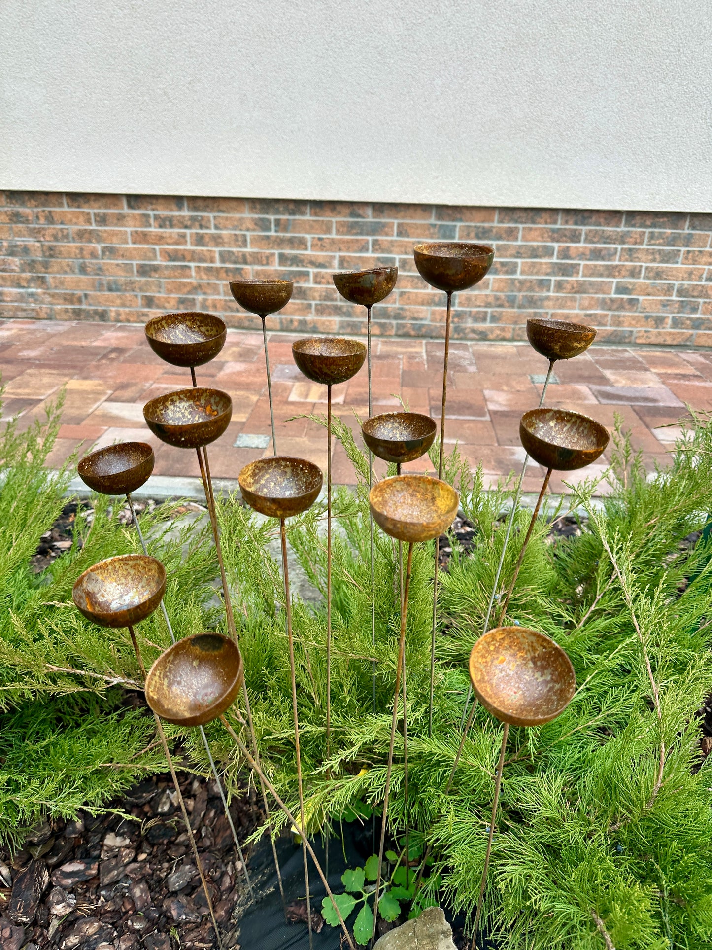 Metal garden art, 15 Rusty flowers metal garden stakes, cute rusty yard art