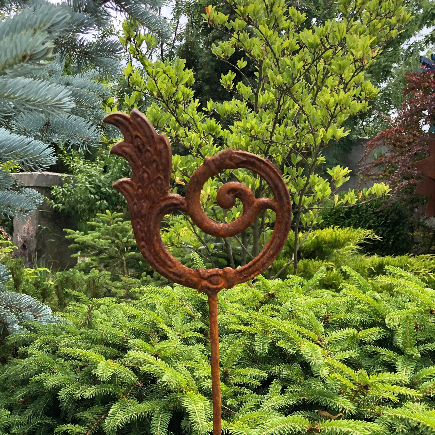 Rusty Metal garden stakes, Rusty garden finial, Metal garden decor, metal yard art, outdoor metal decor, Rusty metal garden decor