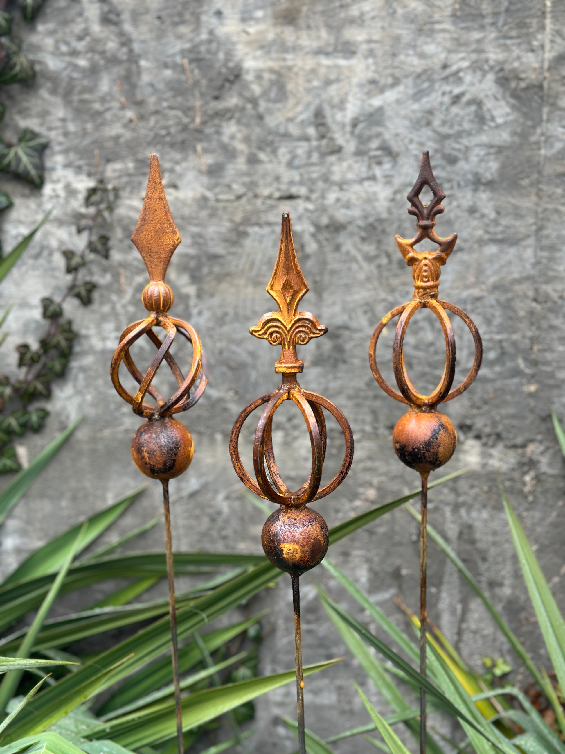Rusty Metal garden stakes, Rusty garden finial, Metal garden decor, outdoor garden metal decor, Rusty metal garden decor