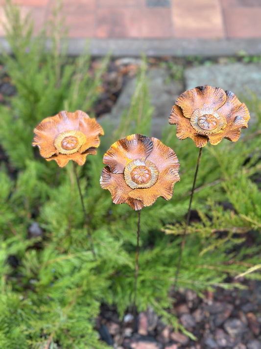 Rusty flowers set of 3, Poppy flowers garden stakes, Metal garden decor, metal yard art, outdoor metal decor, Rusty metal garden decor