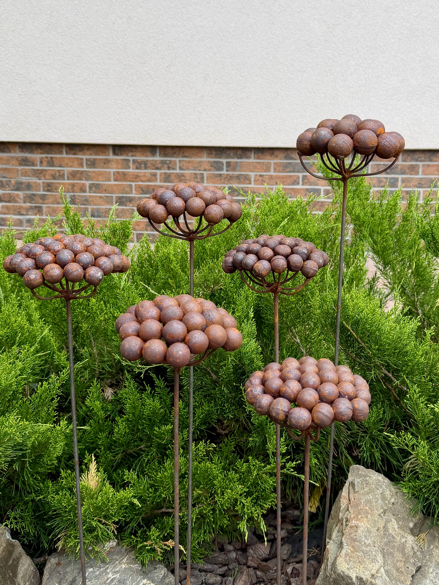 Set of 6 Rustic Metal Garden Flowers – Handmade Outdoor Sculptures, Weathered Steel Yard Art, Rustic Landscaping Decor