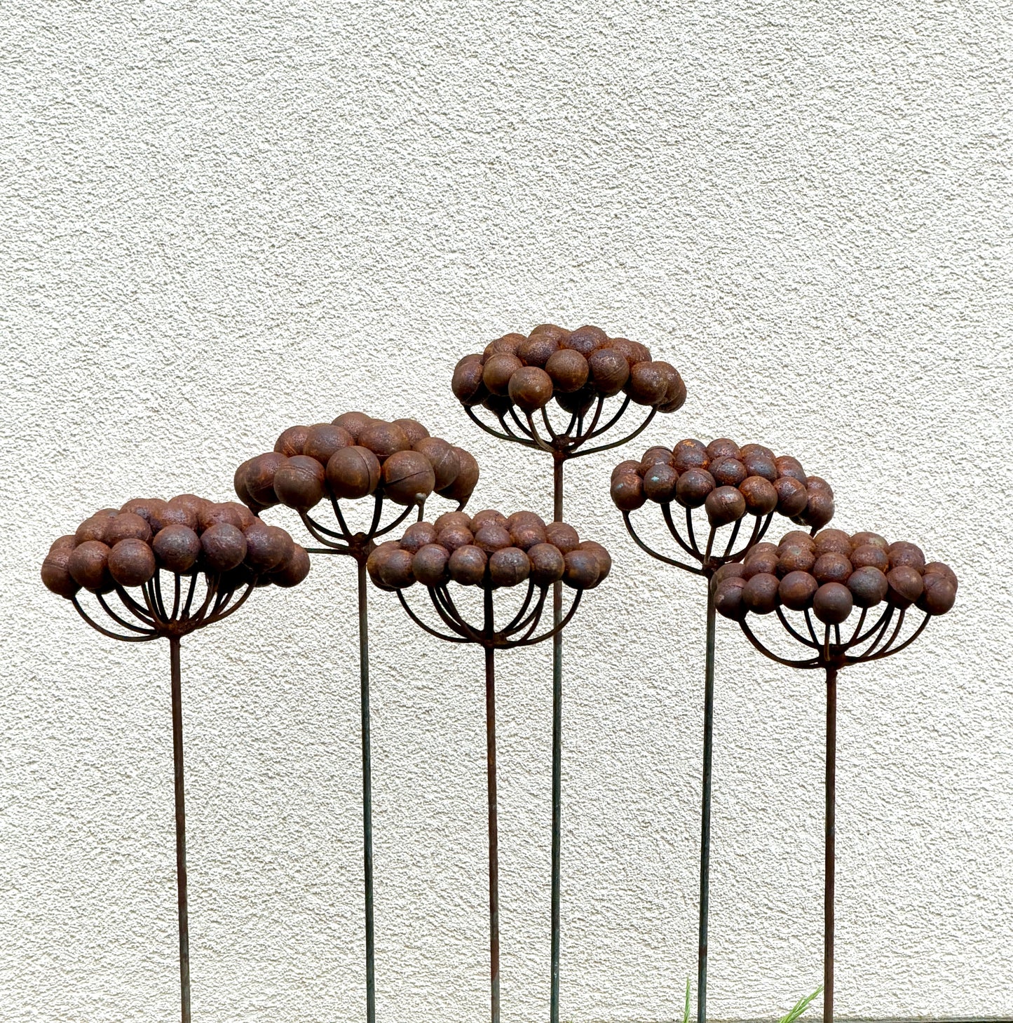 Set of 6 Rustic Metal Garden Flowers – Handmade Outdoor Sculptures, Weathered Steel Yard Art, Rustic Landscaping Decor