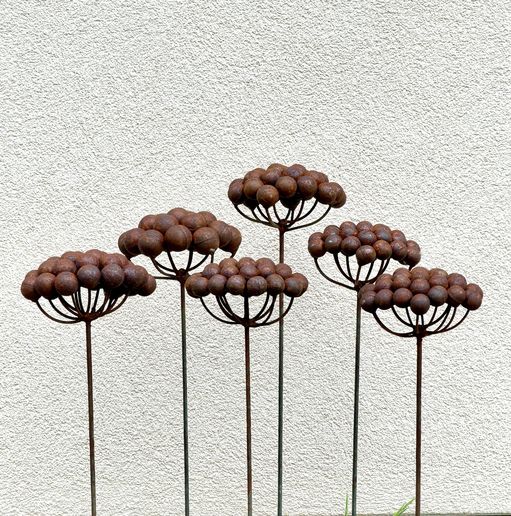 Set of 6 Rustic Metal Garden Flowers – Handmade Outdoor Sculptures, Weathered Steel Yard Art, Rustic Landscaping Decor