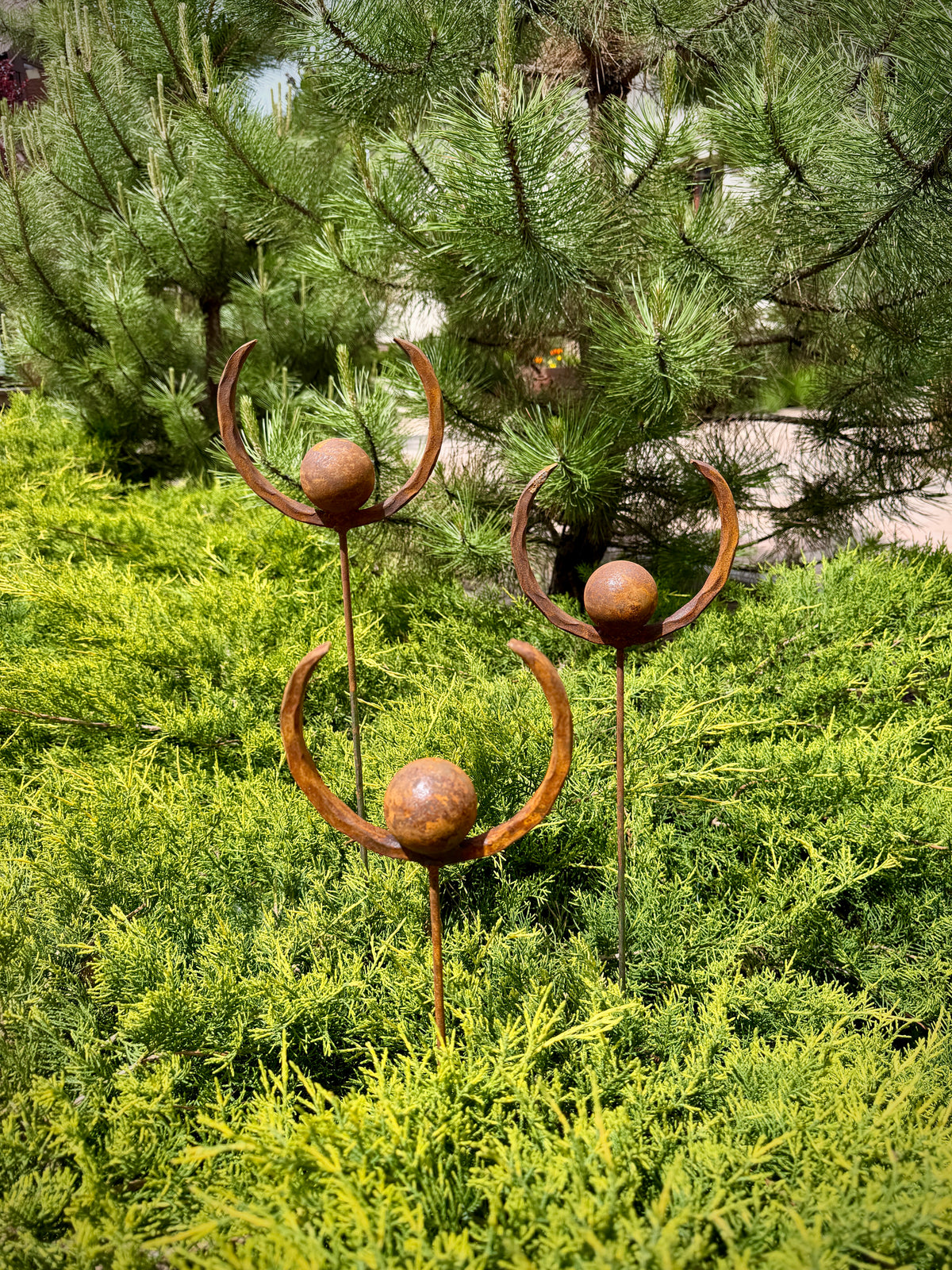 Abstract Sphere & Half-Ring Finials – 3-Piece Rustic Metal Garden Stake Set