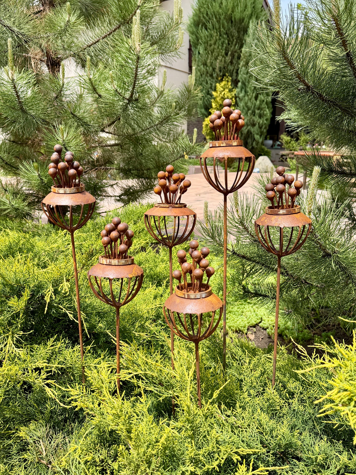 Juego de 3 flores exóticas rústicas de metal, decoraciones de jardín, paisajismo rústico, arte de jardín, tazas para abejas y mariposas
