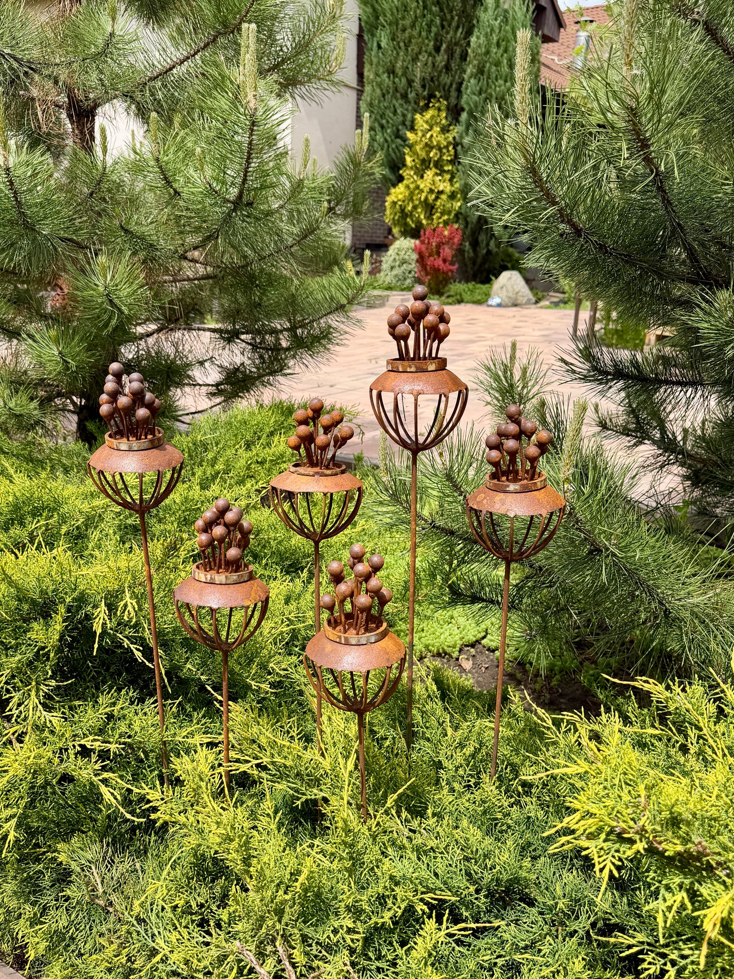 Juego de 3 flores exóticas rústicas de metal, decoraciones de jardín, paisajismo rústico, arte de jardín, tazas para abejas y mariposas