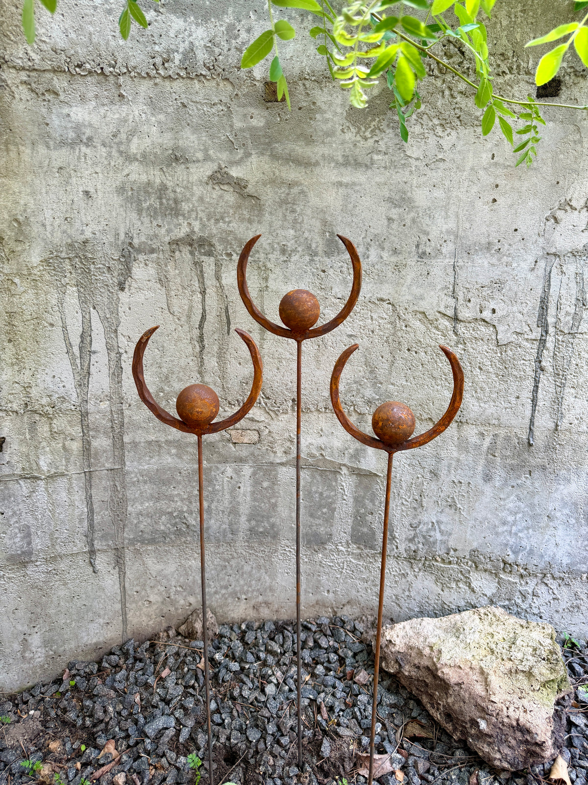 Abstract Sphere & Half-Ring Finials – 3-Piece Rustic Metal Garden Stake Set