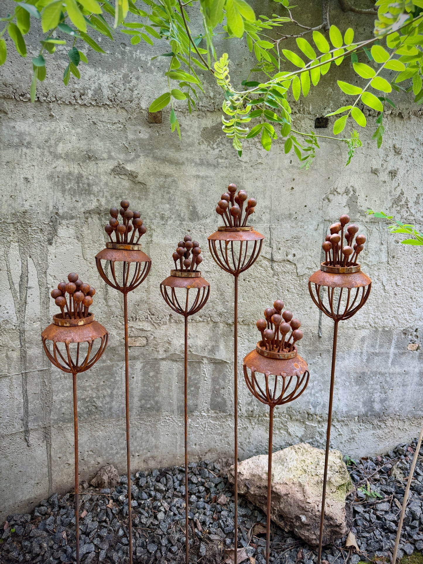 Juego de 3 flores exóticas rústicas de metal, decoraciones de jardín, paisajismo rústico, arte de jardín, tazas para abejas y mariposas