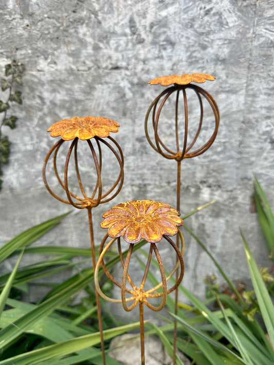 Rusty Flowers Set of 3, Poppy Seed Head Garden Decor, Metal Garden Art, Metal Yard Ornaments, Outdoor Metal Decor, Rustic Metal Sculpture