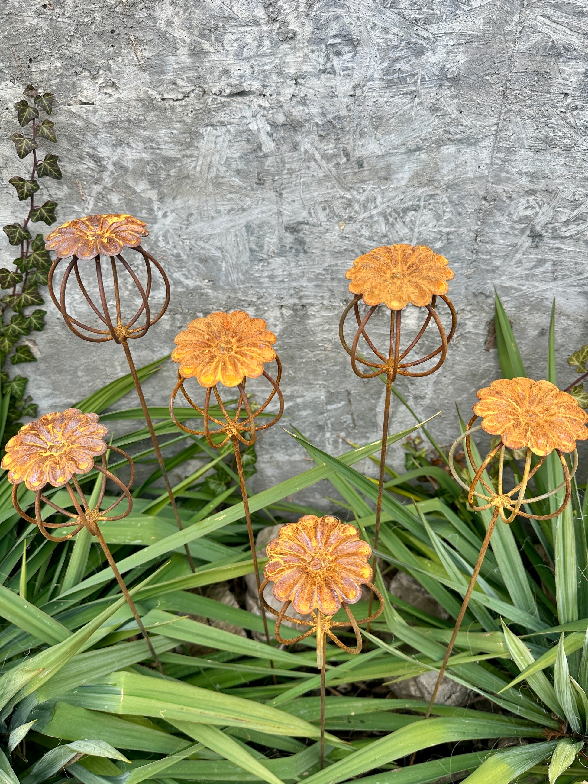Rusty Flowers Set of 6, Poppy Seed Head Garden Decor, Metal Garden Art, Metal Yard Ornaments, Outdoor Metal Decor, Rustic Metal Sculpture 