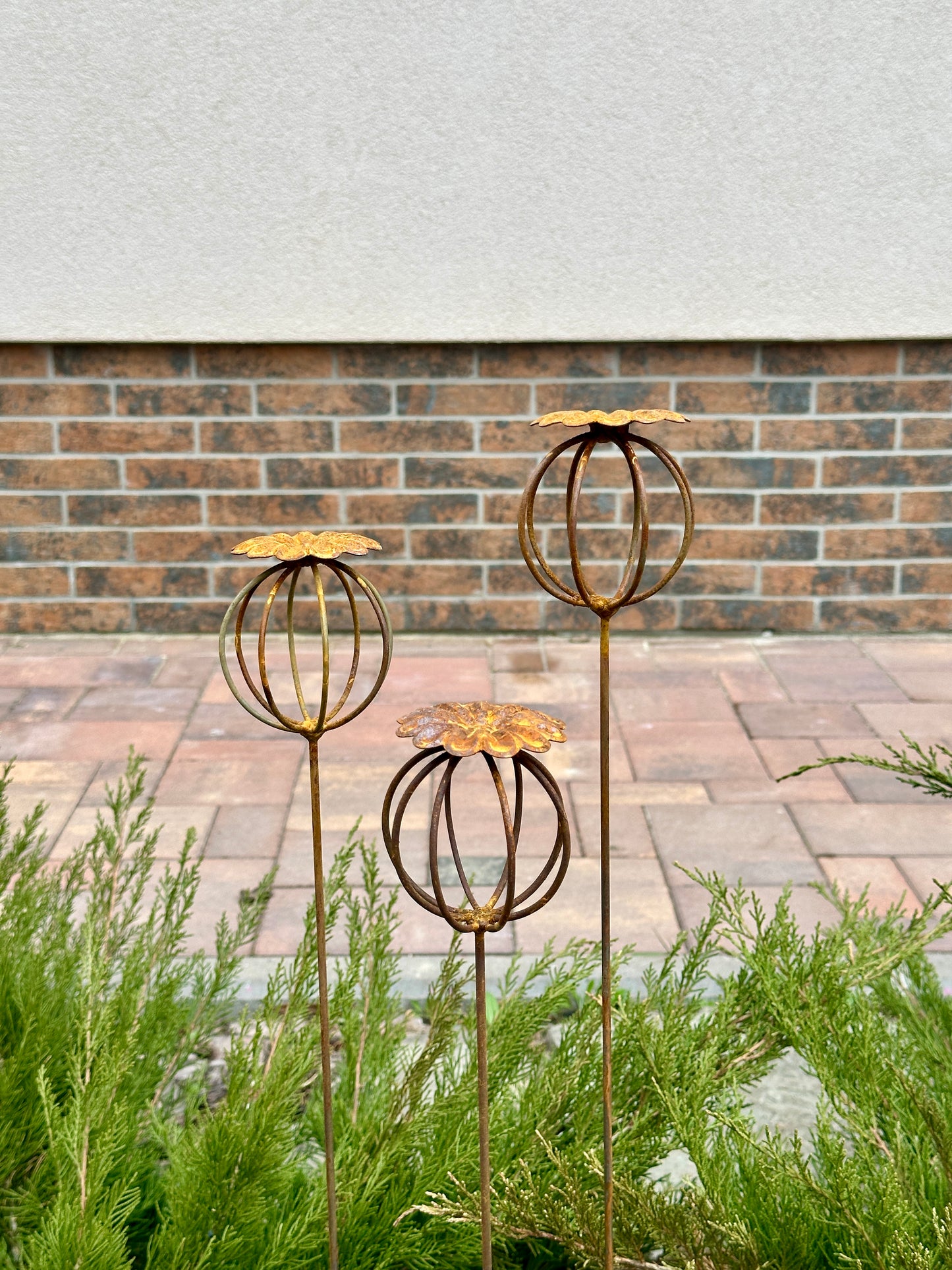 Rusty Flowers Set of 3, Poppy Seed Head Garden Decor, Metal Garden Art, Metal Yard Ornaments, Outdoor Metal Decor, Rustic Metal Sculpture