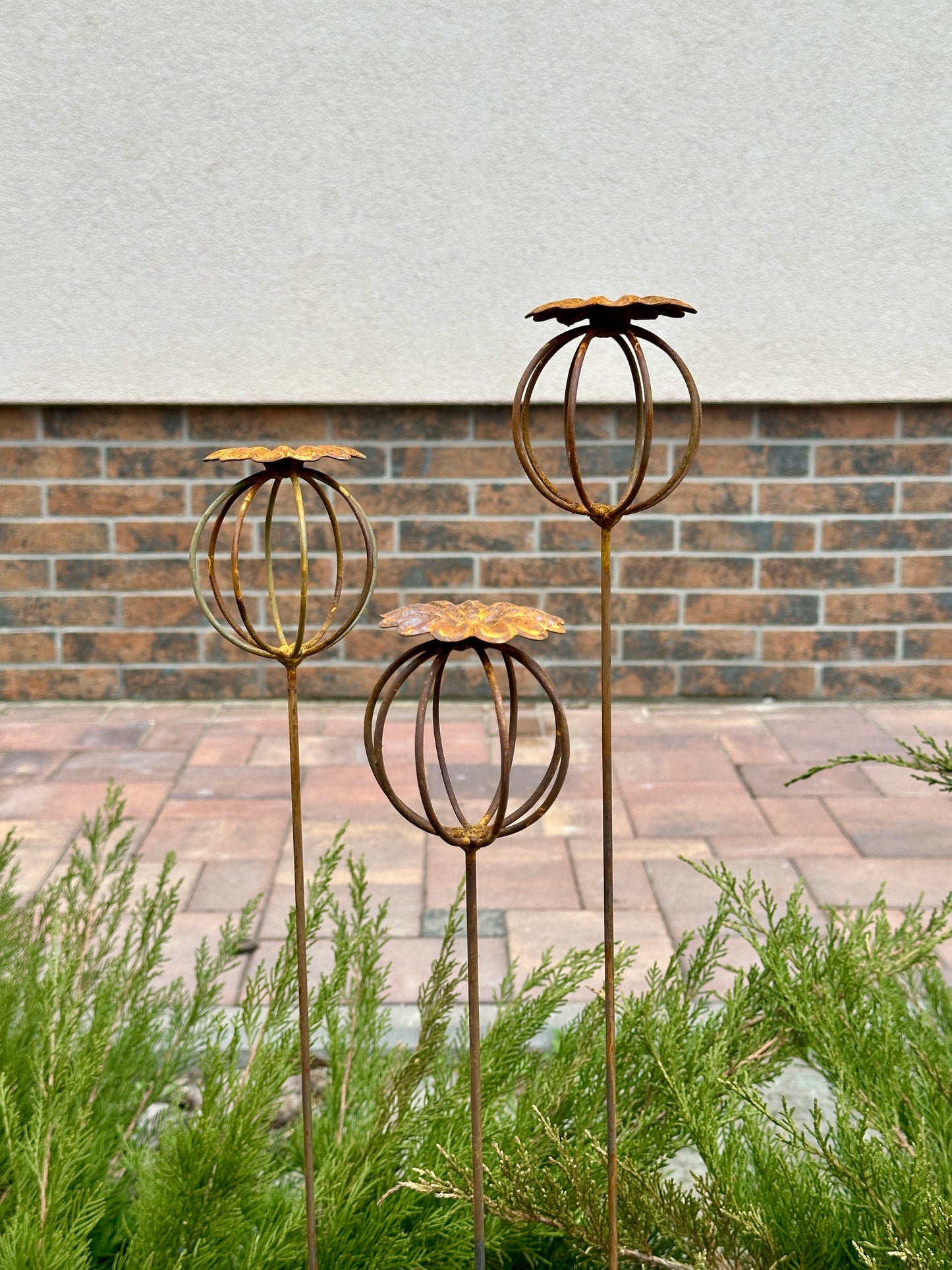 Rusty Flowers Set of 3, Poppy Seed Head Garden Decor, Metal Garden Art, Metal Yard Ornaments, Outdoor Metal Decor, Rustic Metal Sculpture