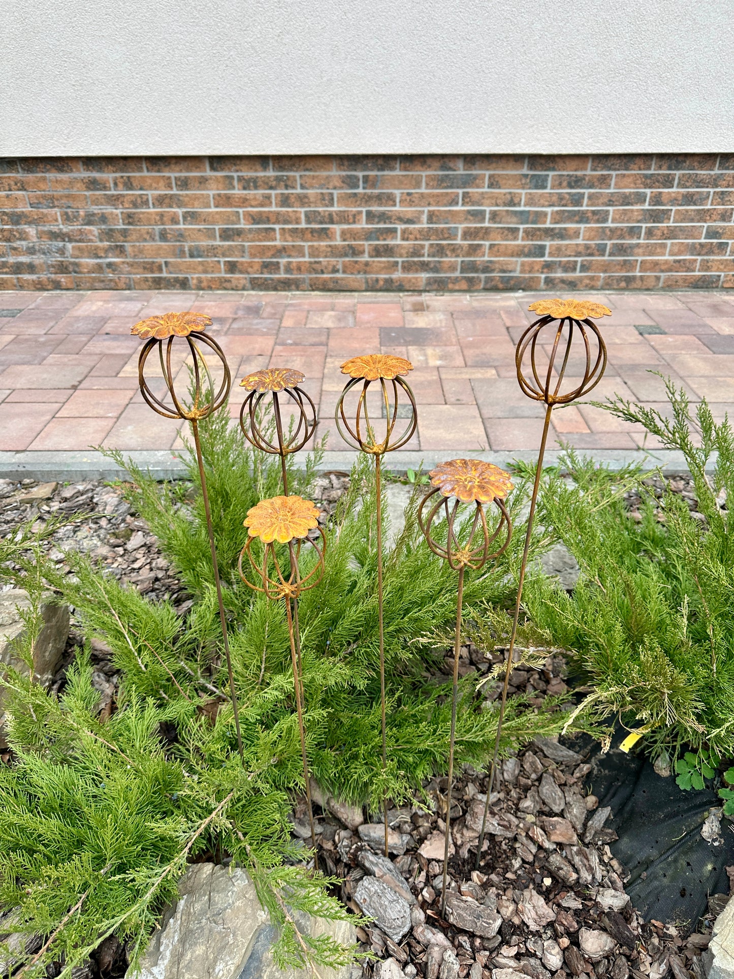Rusty Flowers Set of 6, Poppy Seed Head Garden Decor, Metal Garden Art, Metal Yard Ornaments, Outdoor Metal Decor, Rustic Metal Sculpture 