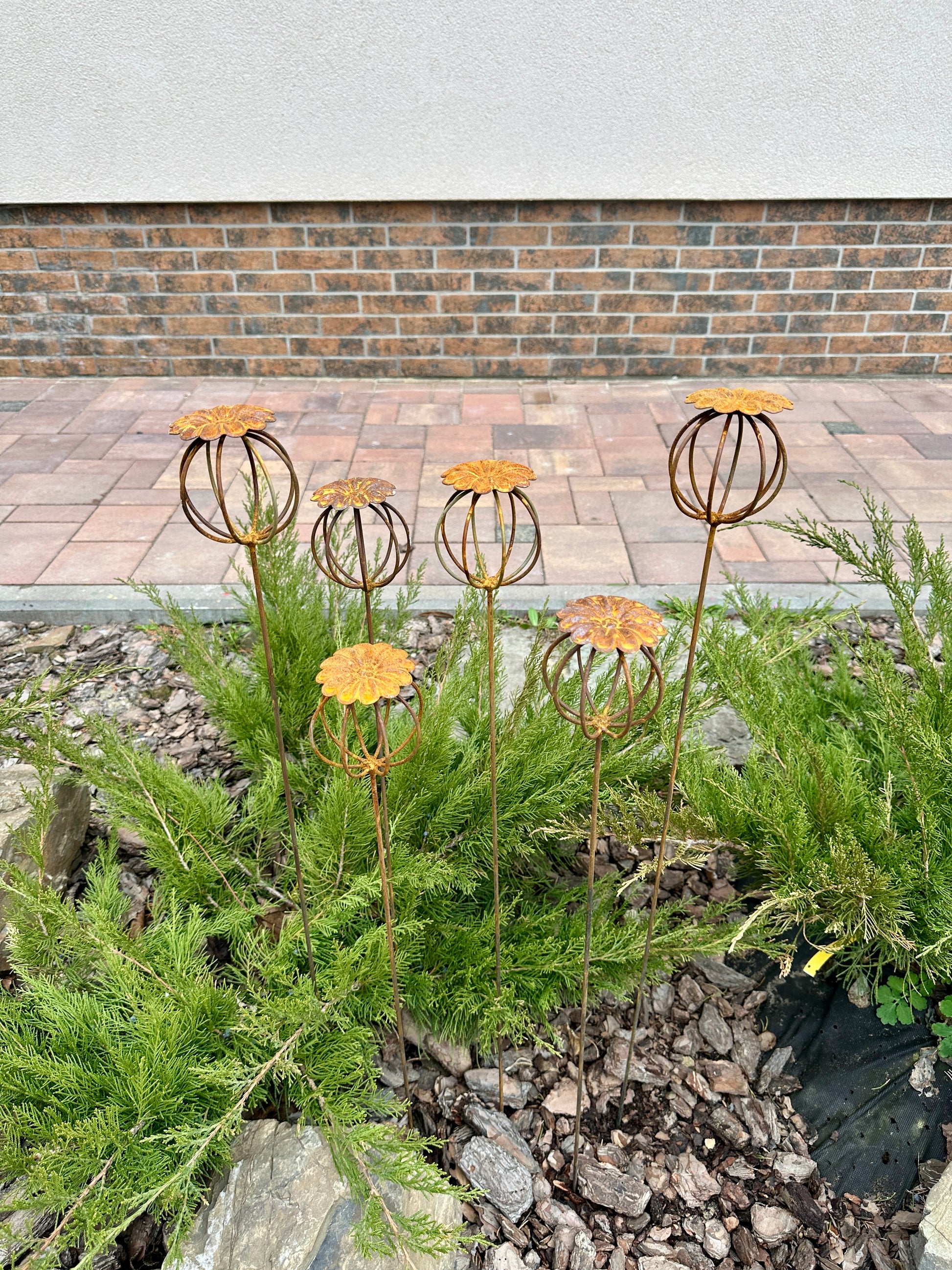 Rusty Flowers Set of 6, Poppy Seed Head Garden Decor, Metal Garden Art, Metal Yard Ornaments, Outdoor Metal Decor, Rustic Metal Sculpture 