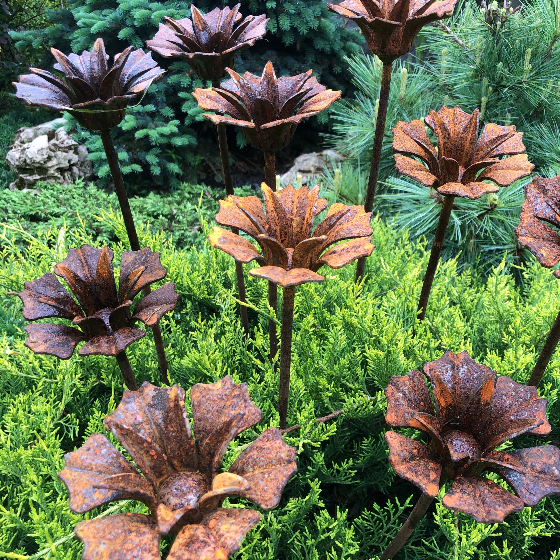 Rusty flowers set of 10, 10 Rusty flowers garden stakes, Metal garden decor, metal yard art, outdoor metal decor, Rusty metal garden decor