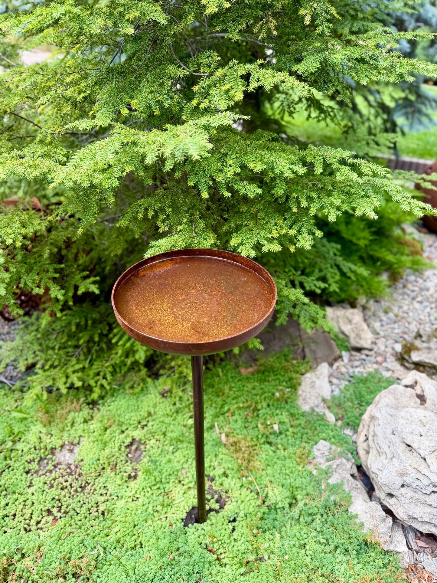 Regenfänger, 8 Zoll rostige Metall-Blumen-Gartenstecker, Vogelbad-Gartendeko für den Außenbereich