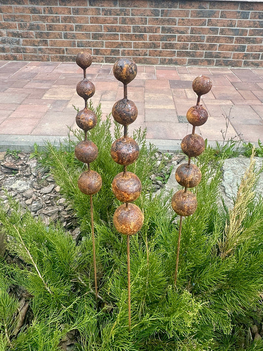 Rusty Flower Buds Set of 3, Garden Stakes, Metal Garden Decor, Yard Art, Outdoor Metal Sculpture, Rustic Garden Decorations