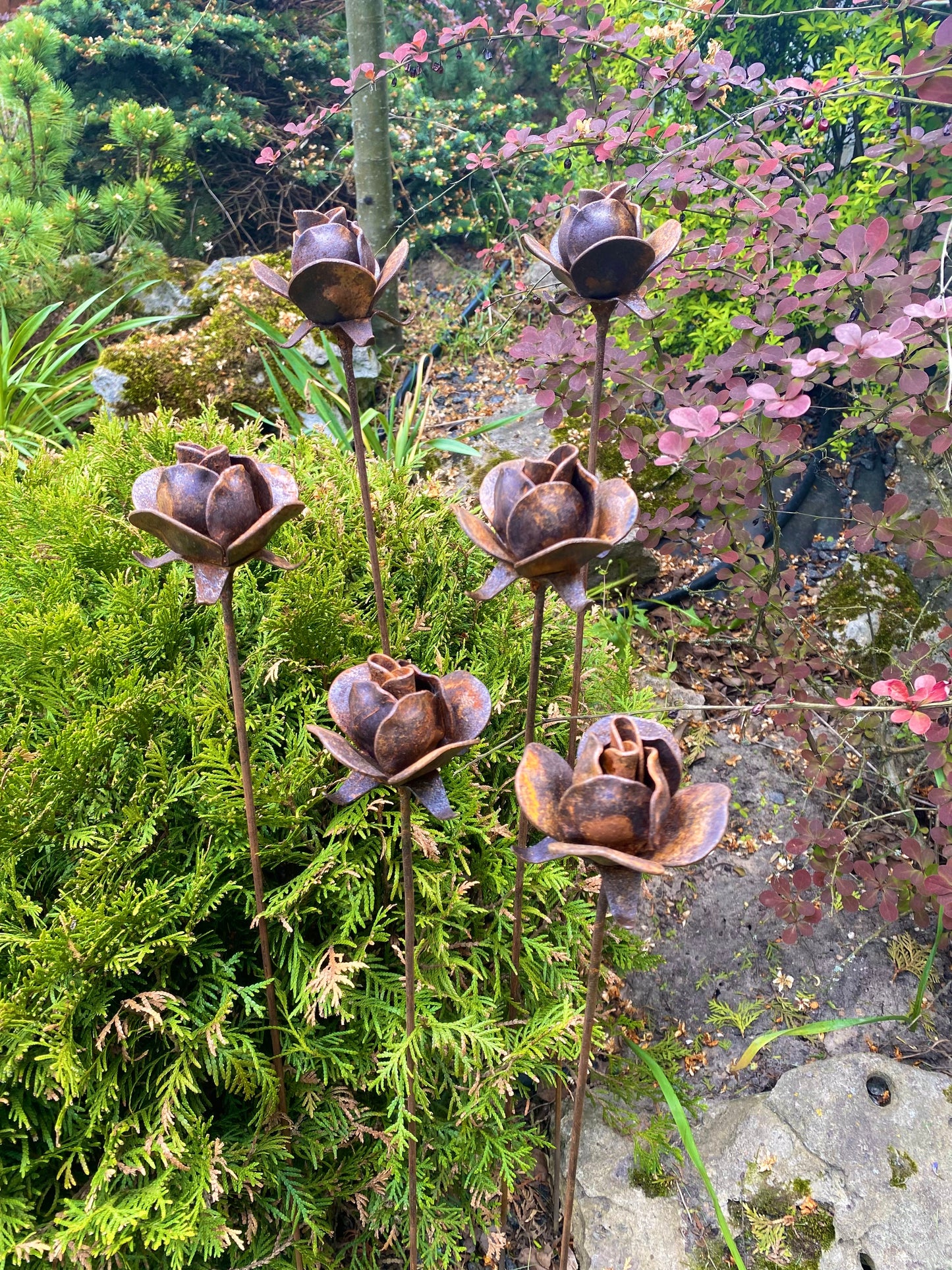 Rusty flowers set of 6, 6 Rusty roses garden stakes