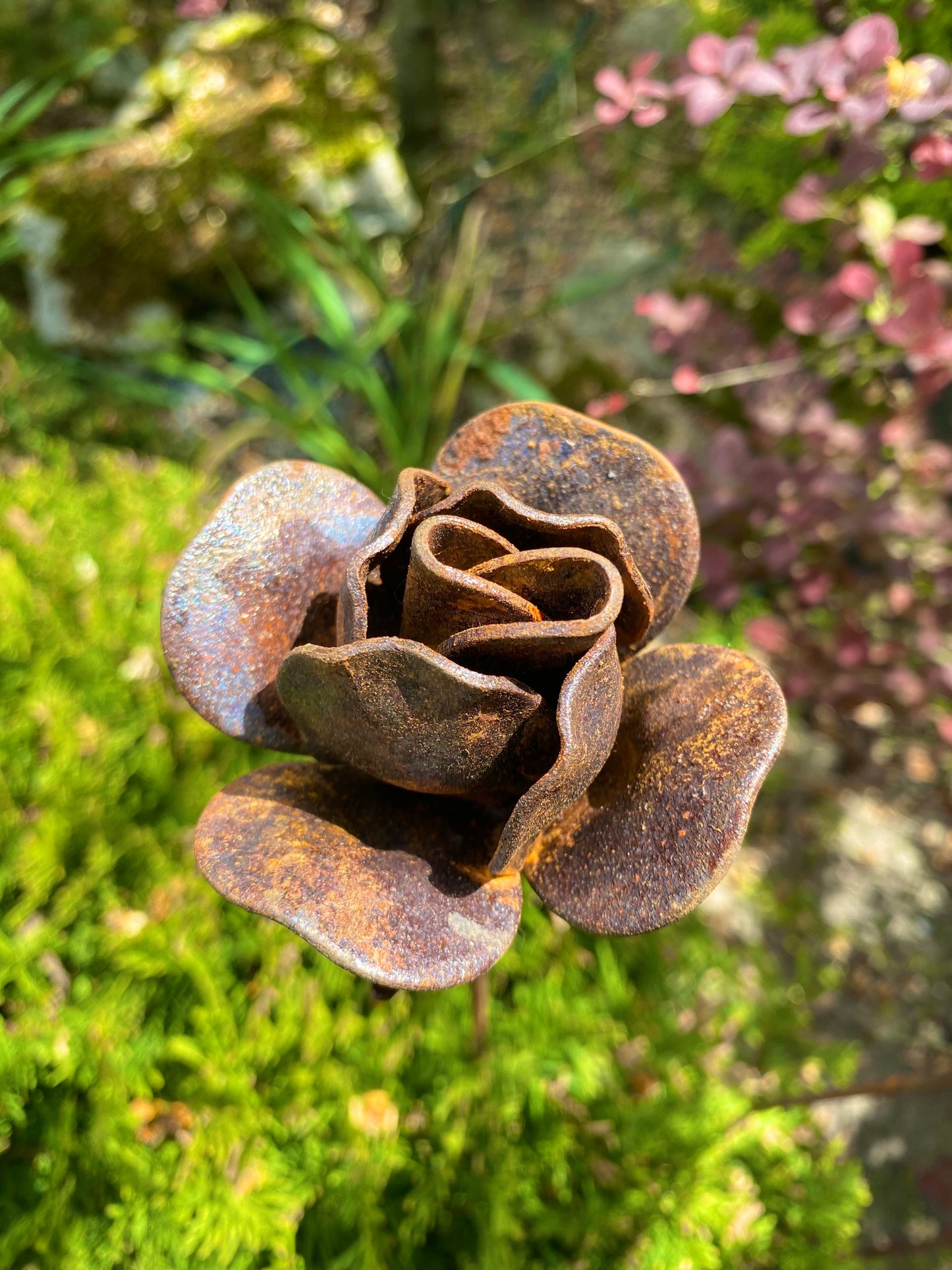 Rusty flowers set of 6, 6 Rusty roses garden stakes, Metal garden decor, metal yard art, outdoor metal decor, Rusty metal garden decor