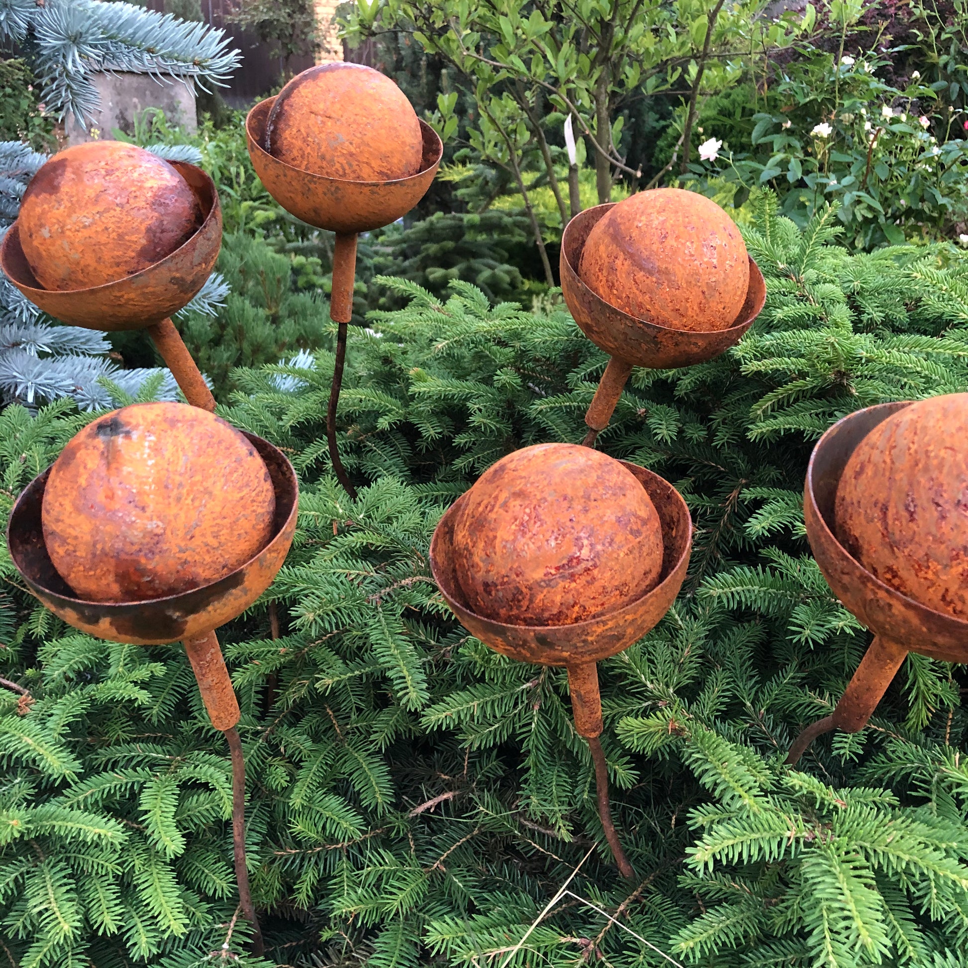 Rusty flowers set of 6, 6 Rusty flowers garden stakes, Metal garden decor, metal yard art, outdoor metal decor, Rusty metal garden decor