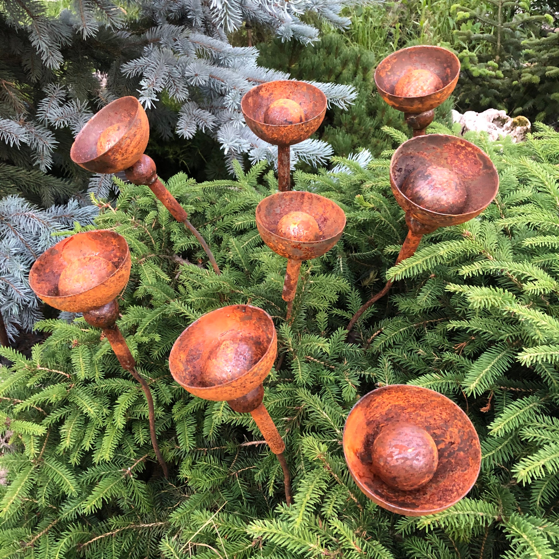 Rusty flowers set of 8, Metal garden decor, 8 Rusty flowers garden stakes,  metal yard art, outdoor metal decor, Rusty metal garden decor