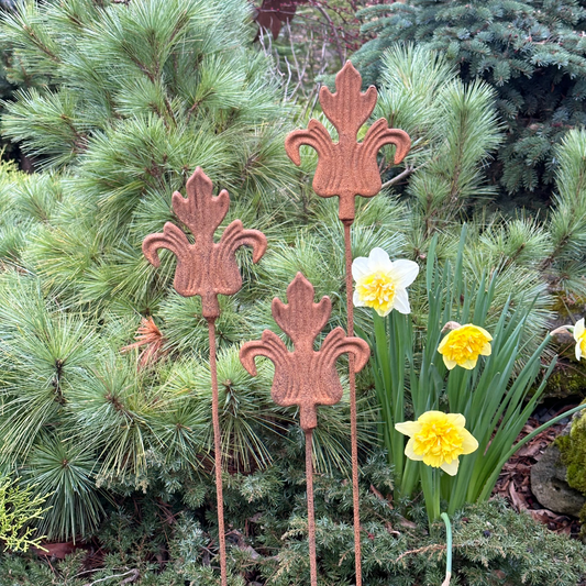 Flower garden stakes, Metal garden art, Outdoor decor, Garden decor, metal yard art, Rusty metal garden art, Metal flowers, Rusty flower art