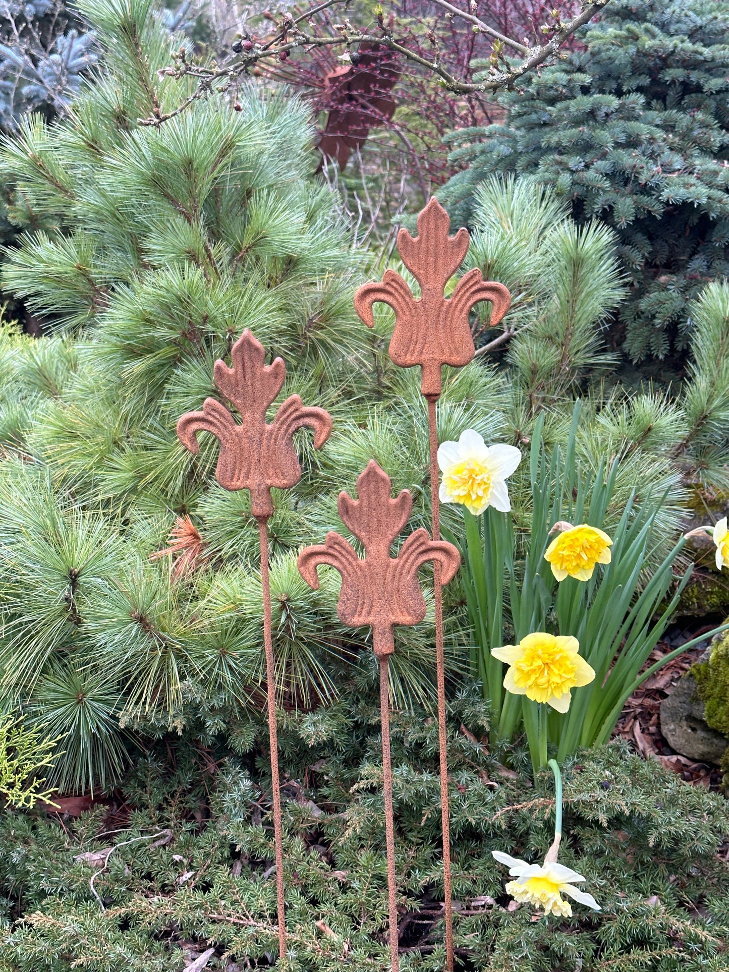 Flower garden stakes, Metal garden art, Outdoor decor, Garden decor, metal yard art, Rusty metal garden art, Metal flowers, Rusty flower art