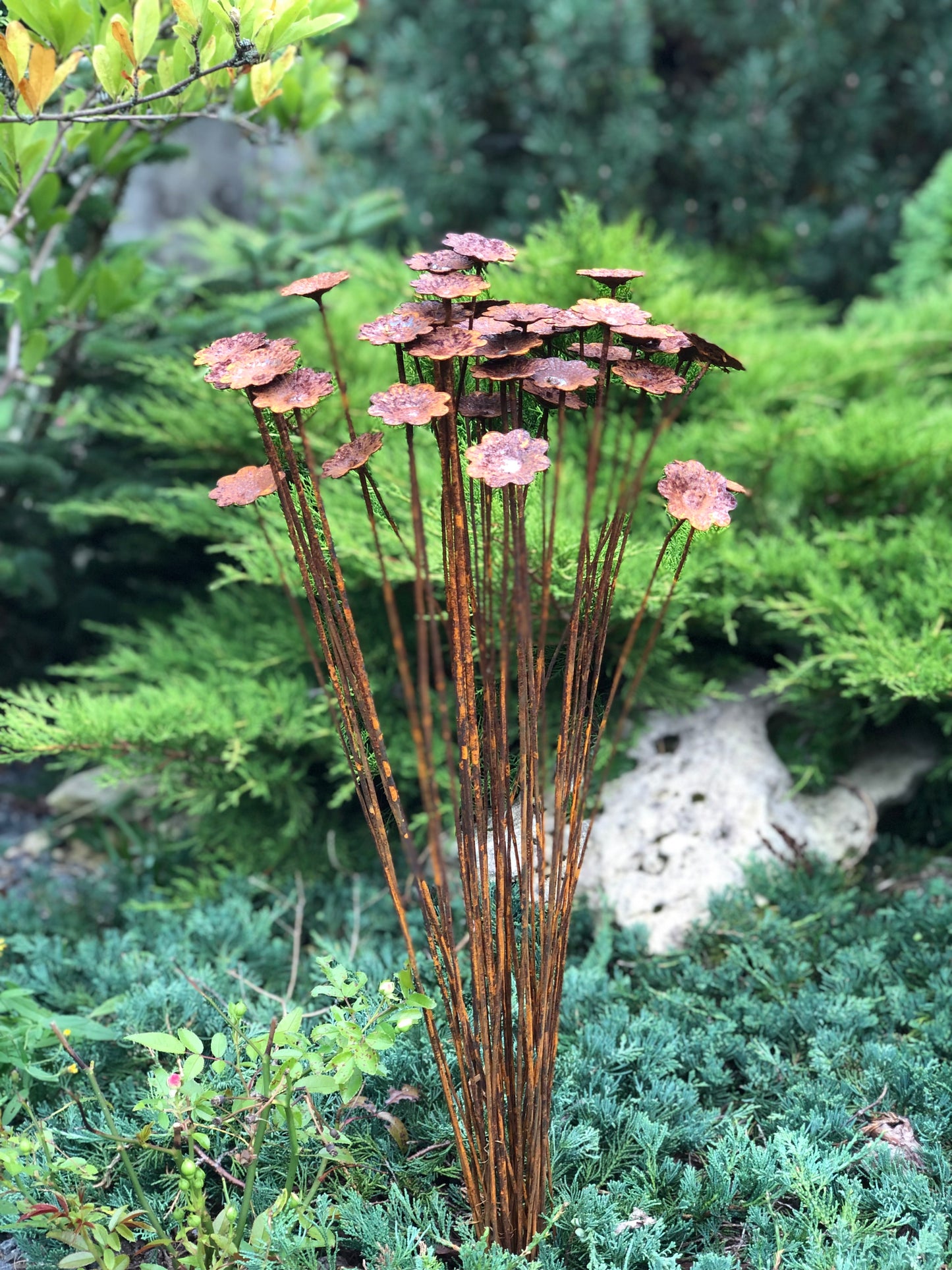 Rusty flowers set of 40, Flowers garden decor, Metal garden decor, metal yard art, outdoor metal decor, Rusty metal garden decor