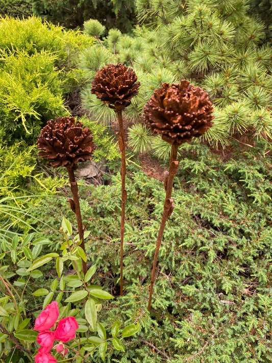 Flower set of rusty carnations, 3 Rusty flowers garden stakes, Metal garden decor, Outdoor metal decor, Rusty metal garden decor