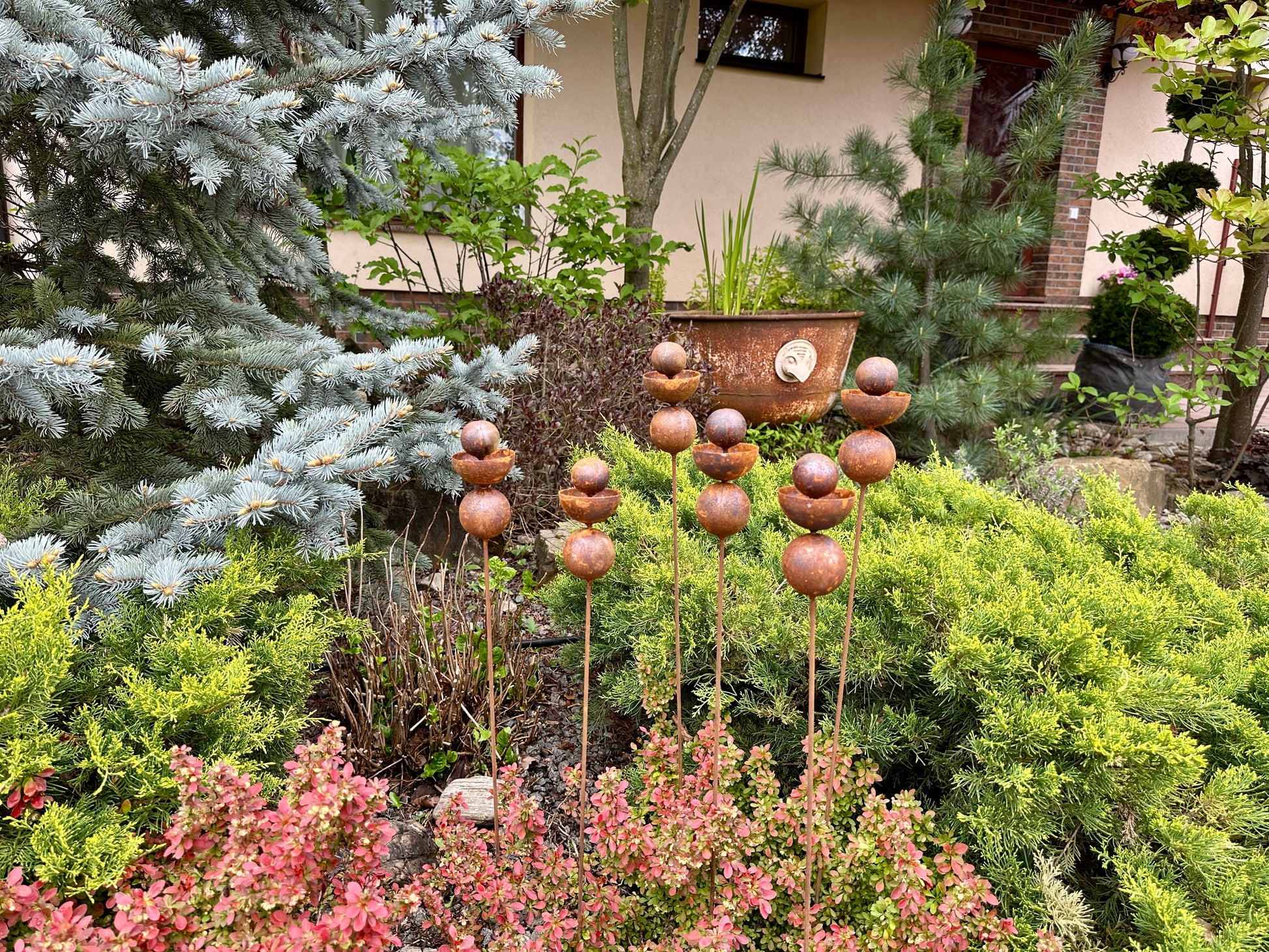 Set of 6 Rusty Metal Flowers, Garden Decorations, Handmade Outdoor Decor for Backyards, Rustic Landscaping, Garden Art, Bee Butterfly Cups