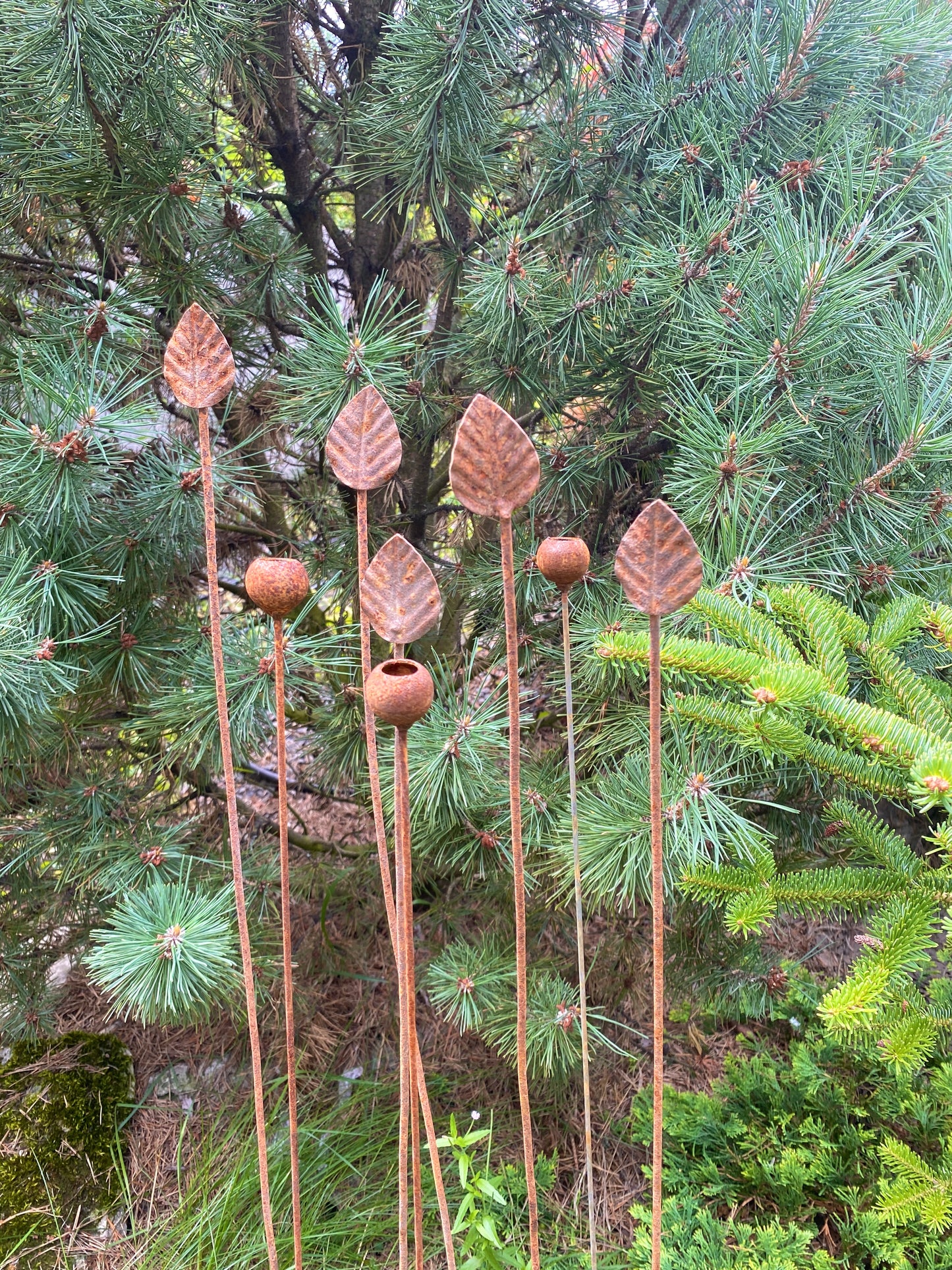 Set of 8 Tiny Metal Flowers Stakes for Backyard Garden Lawn Decoration Art Object in your Yard Metal Decor