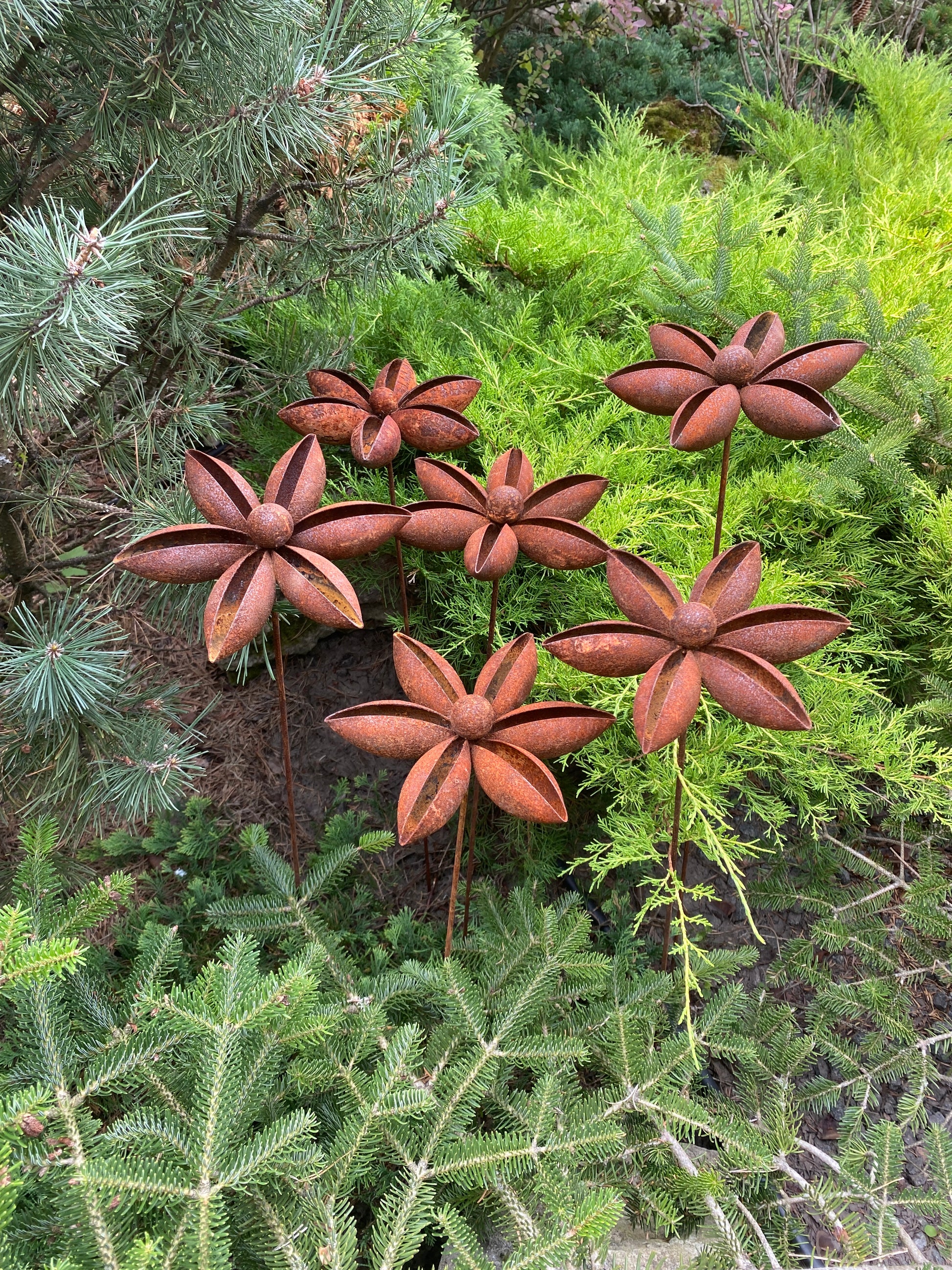 Set of 8 Tiny Metal Flowers Stakes for Backyard Garden Lawn Decoration Art Object in your Yard Metal Decor