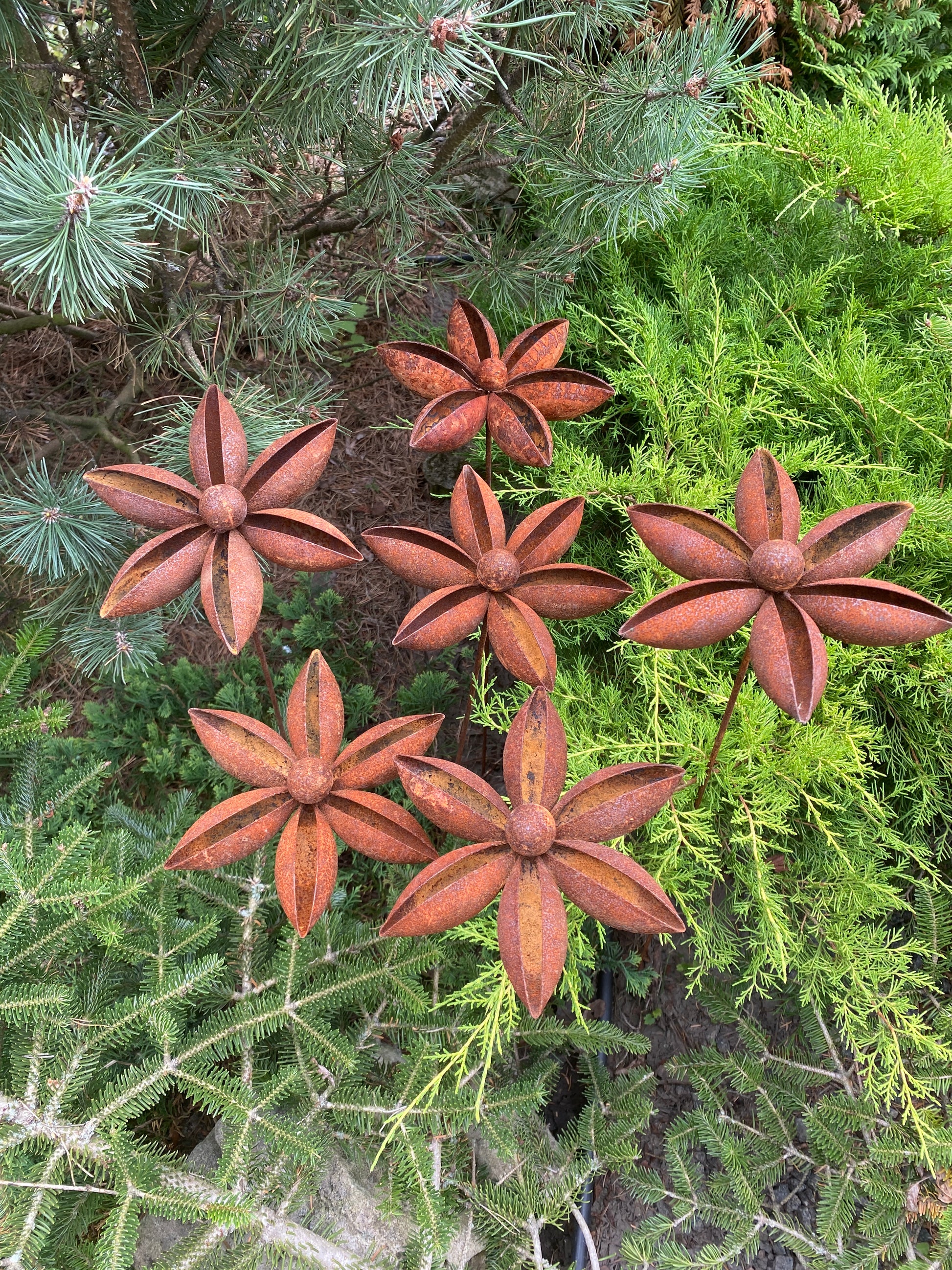 Set of 8 Tiny Metal Flowers Stakes for Backyard Garden Lawn Decoration Art Object in your Yard Metal Decor