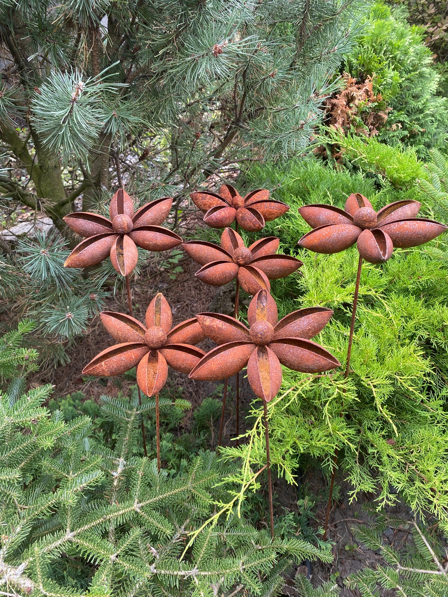 Set of 8 Tiny Metal Flowers Stakes for Backyard Garden Lawn Decoration Art Object in your Yard Metal Decor