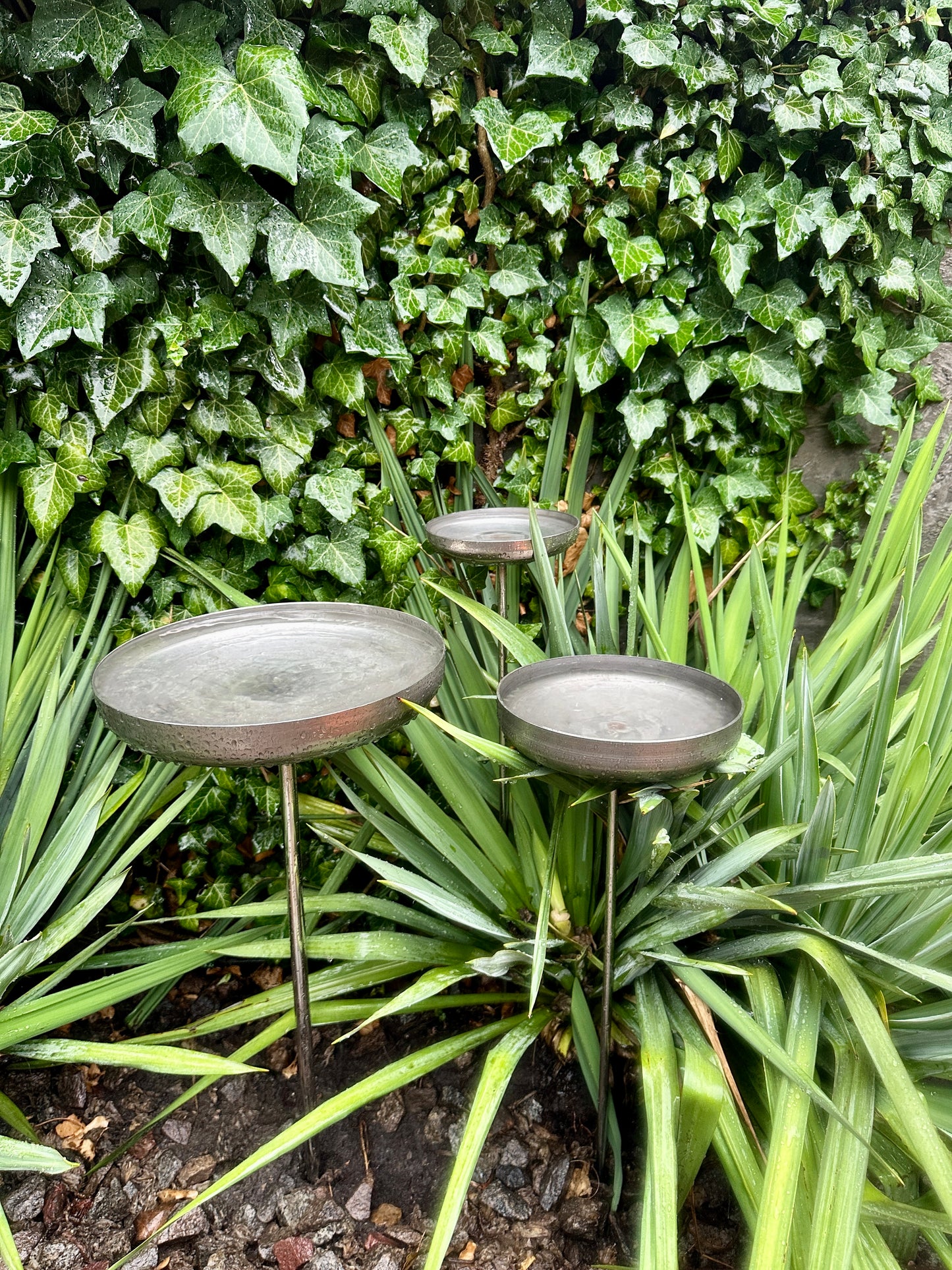 Set of 3 Stainless Steel Rain Catchers Bird Bath Feeder Water Bowl Garden Stakes Yard Art Unique Outdoor Garden Decor Weathered Accent