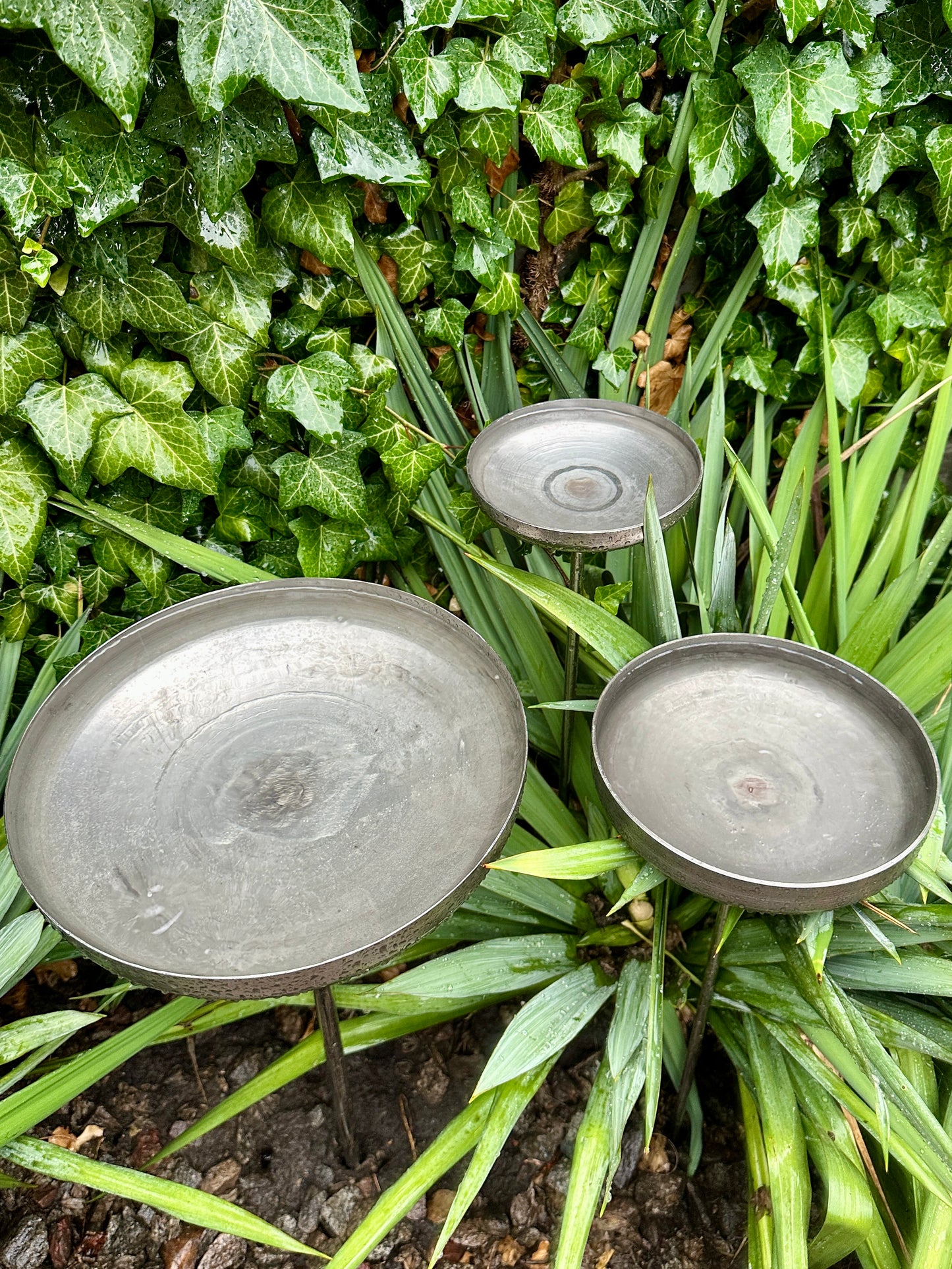 Set of 3 Stainless Steel Rain Catchers Bird Bath Feeder Water Bowl Garden Stakes Yard Art Unique Outdoor Garden Decor Weathered Accent
