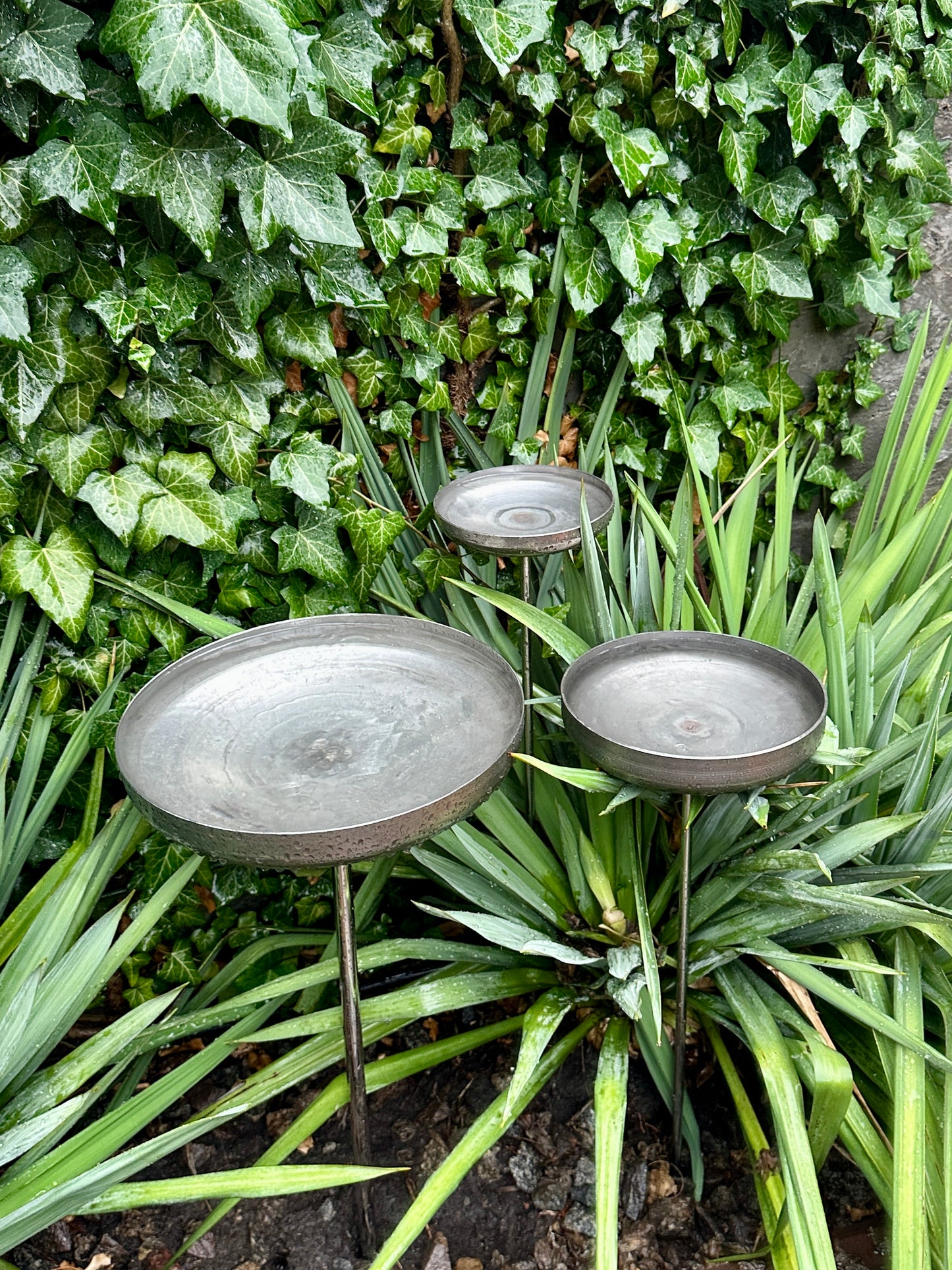 Set of 3 Stainless Steel Rain Catchers Bird Bath Feeder Water Bowl Garden Stakes Yard Art Unique Outdoor Garden Decor Weathered Accent