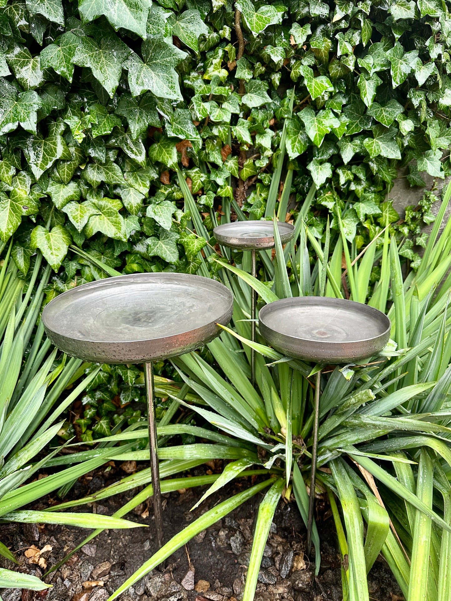 Set of 3 Stainless Steel Rain Catchers Bird Bath Feeder Water Bowl Garden Stakes Yard Art Unique Outdoor Garden Decor Weathered Accent