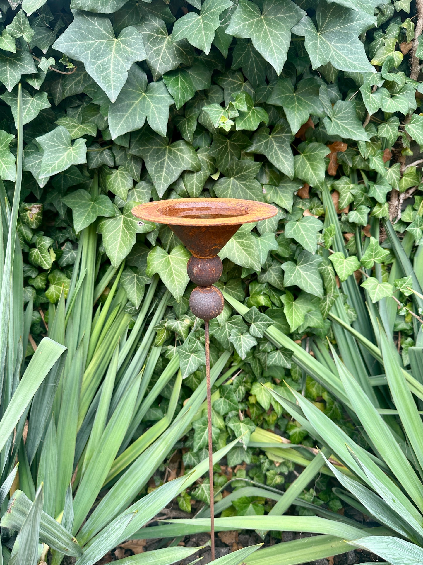 6” Rain Catcher Bird Bath Rusty Flower Garden Stakes Outdoor Garden Decor Rustic Metal Yard Art Handmade Rusty Garden Sculpture