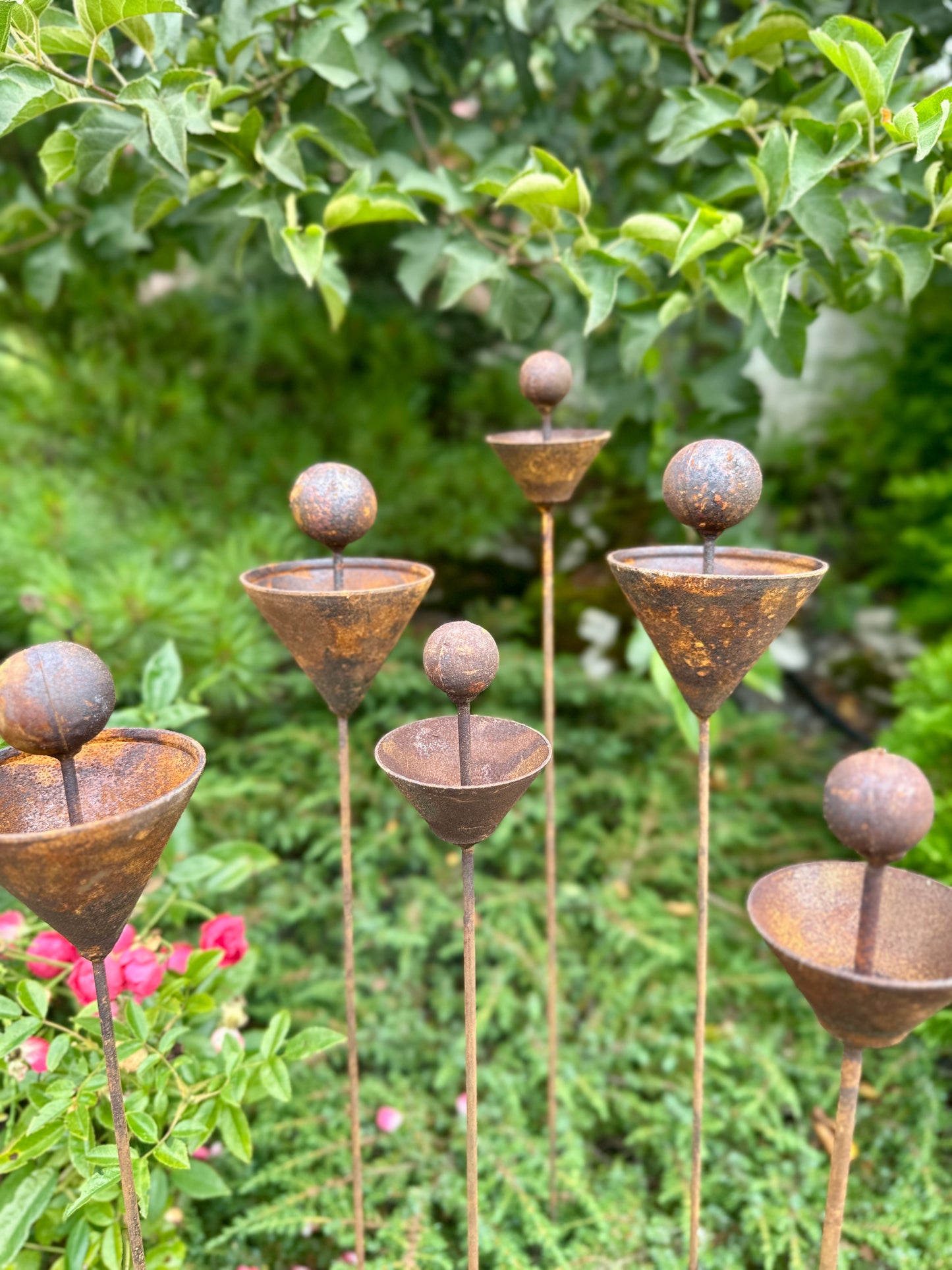 Set of 6 Rusty Metal Flowers, Garden Decorations, Handmade Outdoor Decor for Backyards, Rustic Landscaping, Garden Art, Bee Butterfly Cups (Copy)