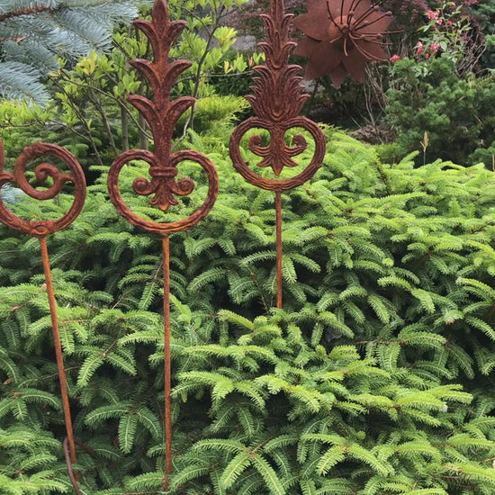 Rusty Metal garden stakes, Rusty garden finial, Metal garden decor, metal yard art, outdoor metal decor, Rusty metal garden decor