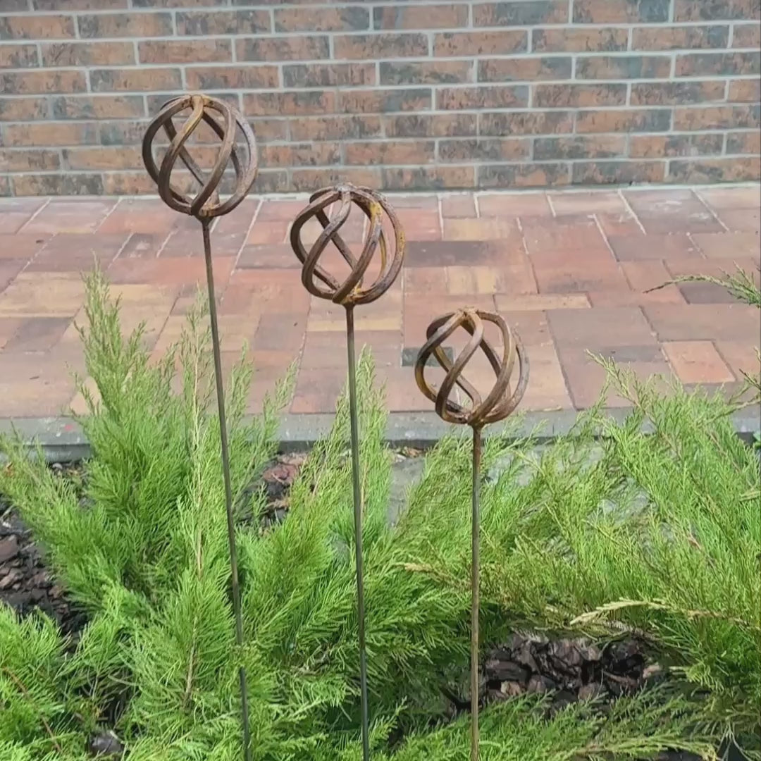 Garden & Yard Sculpture, Garden Stakes, Rusty Metal Garden Outdoor Decor, Decorative Garden Stakes