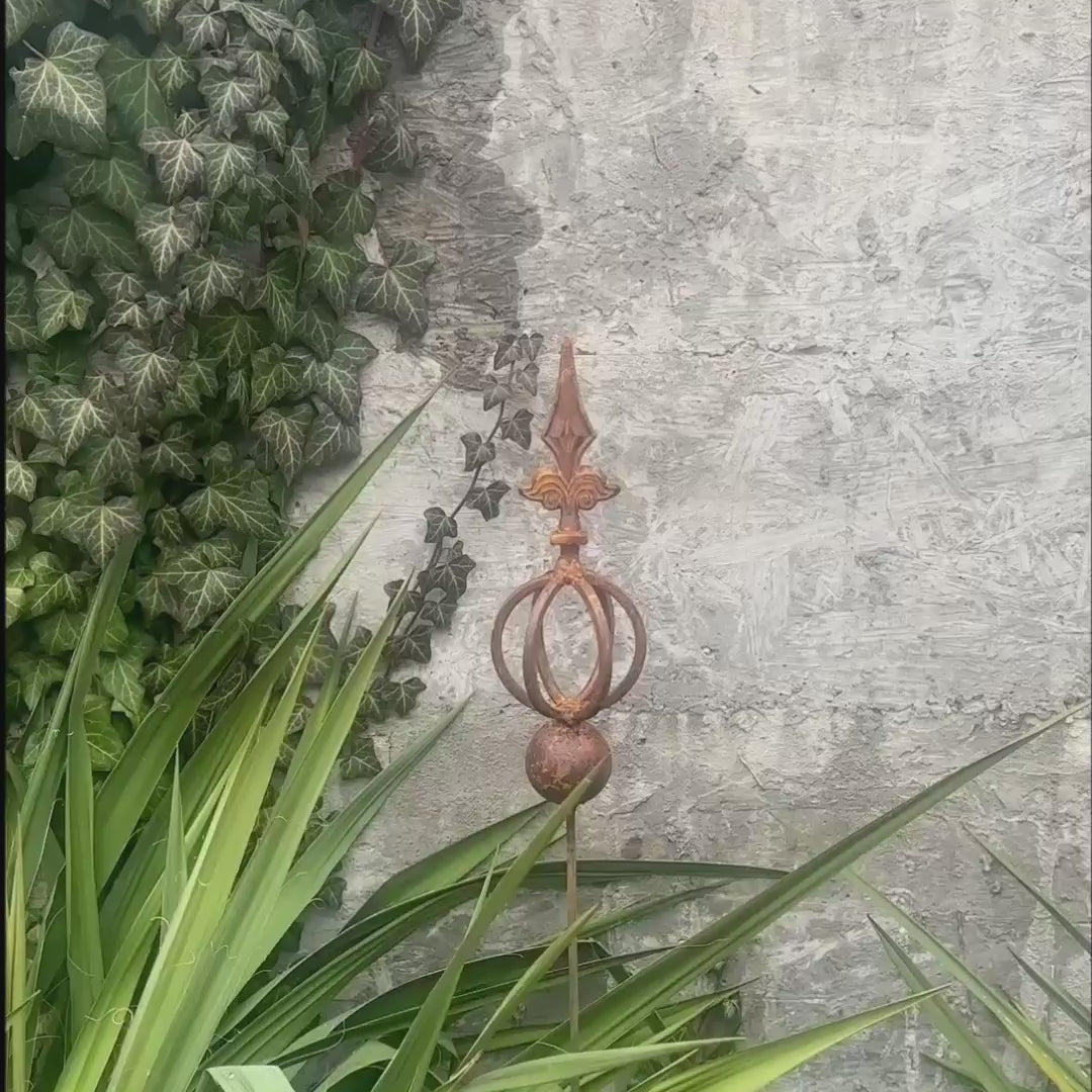 Rusty Metal garden stakes, Rusty garden finial, Metal garden decor, outdoor garden metal decor, Rusty metal garden decor