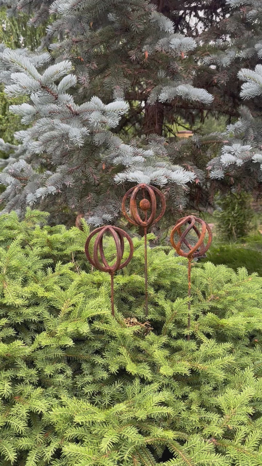 Modern minimalist garden stakes, Rusty Metal garden outdoor decor