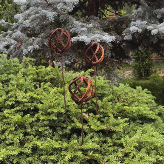 Modern minimalist garden stakes, Rusty Metal garden outdoor decor