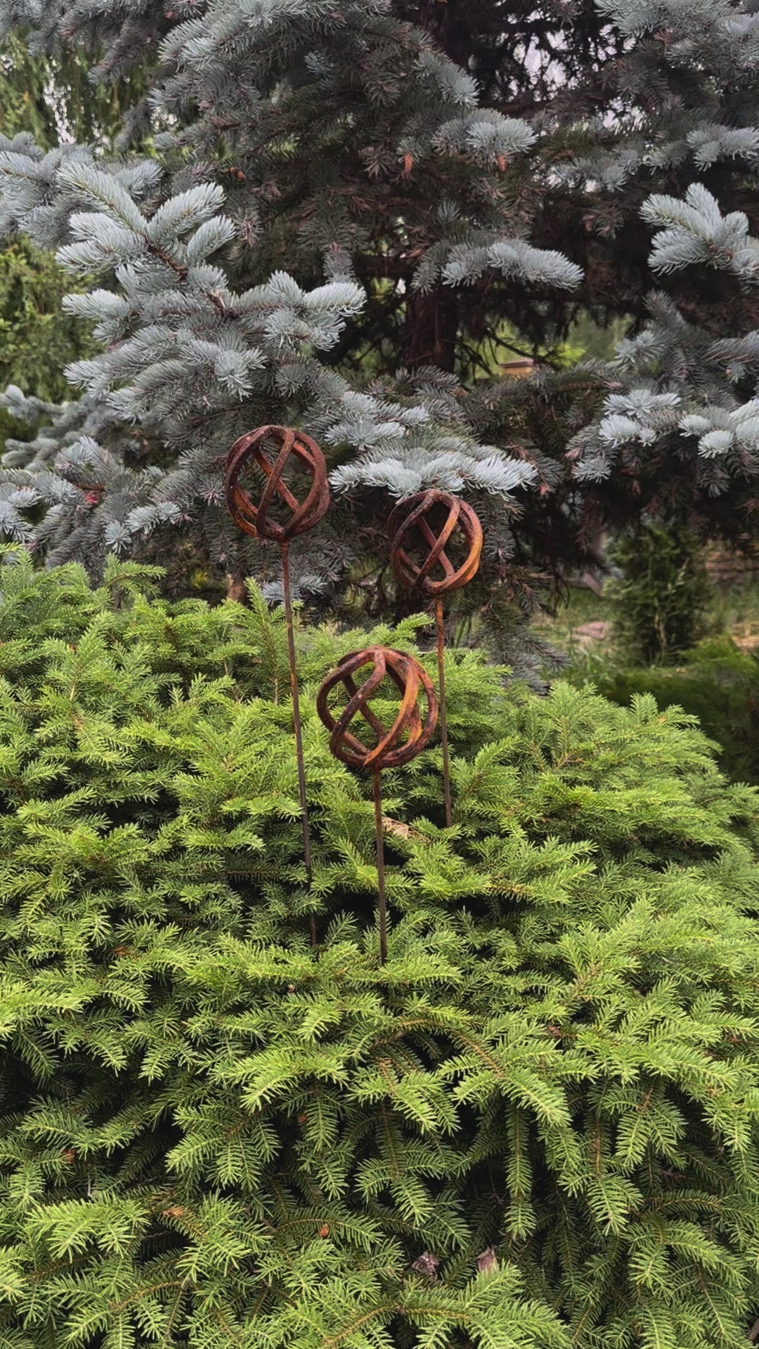 Modern minimalist garden stakes, Rusty Metal garden outdoor decor