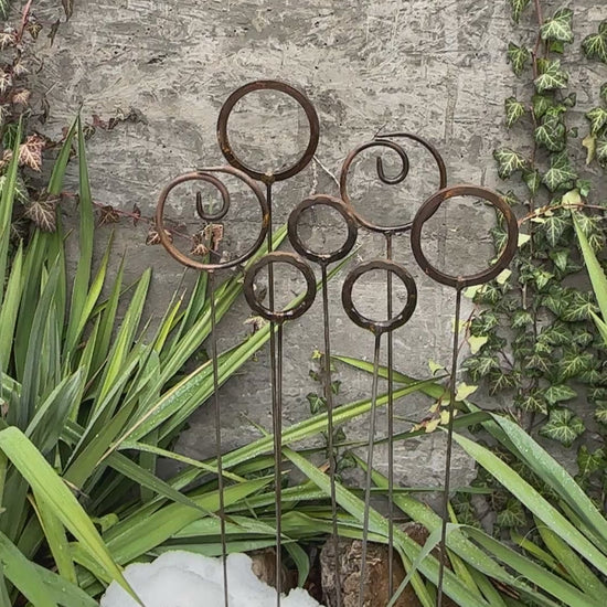 Set of 7 Rusty Metal garden stakes, Rusty garden finials, Metal garden decor, metal yard art, outdoor metal decor, Rusty metal ring decor