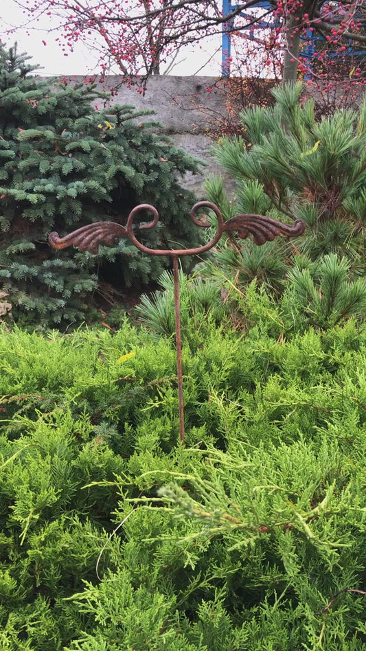 Rusty Metal garden stakes, Rusty garden finial, Metal garden decor, metal yard art, outdoor metal decor, Rusty metal garden decor