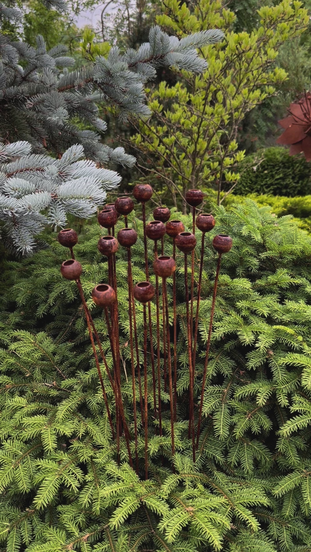 Set of 20 Rusty Tiny Flowers: Authentic Metal Garden Decor for Outdoor Beauty and Charm, Ideal for Metal Rain Catchers and Yard Art.