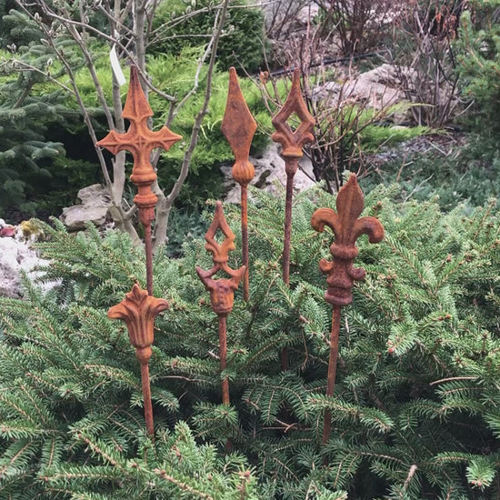 Rusty finials set of 6, 6 Rusty finials garden stakes, Metal garden decor, metal yard art, outdoor metal decor, Rusty metal garden decor